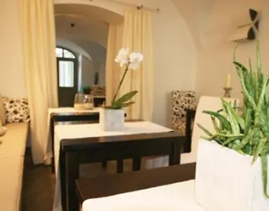 Deckerts Am Katharinenstift 3*